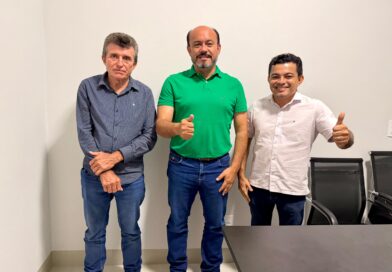 Sandoval recebe apoio dos vereadores Genaro Barros e Danillo Carreiro com base em entregas em Chapada de Areia