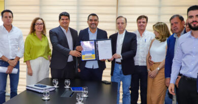 Governador Wanderlei Barbosa assina contrato com Hospital de Amor para ampliar tratamento oncológico em Palmas